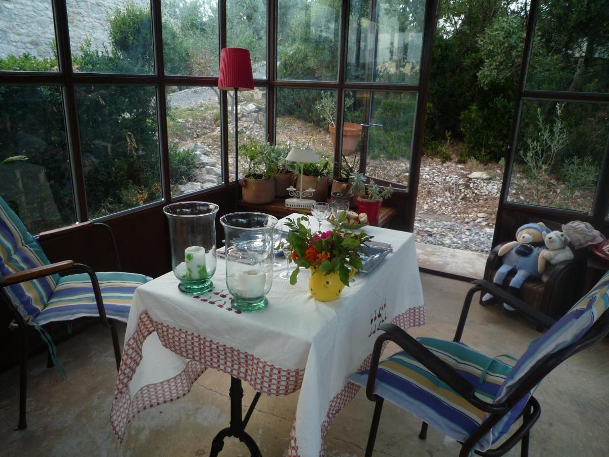 Le Petit Mas Bed & Breakfast โวกุเว ภายนอก รูปภาพ