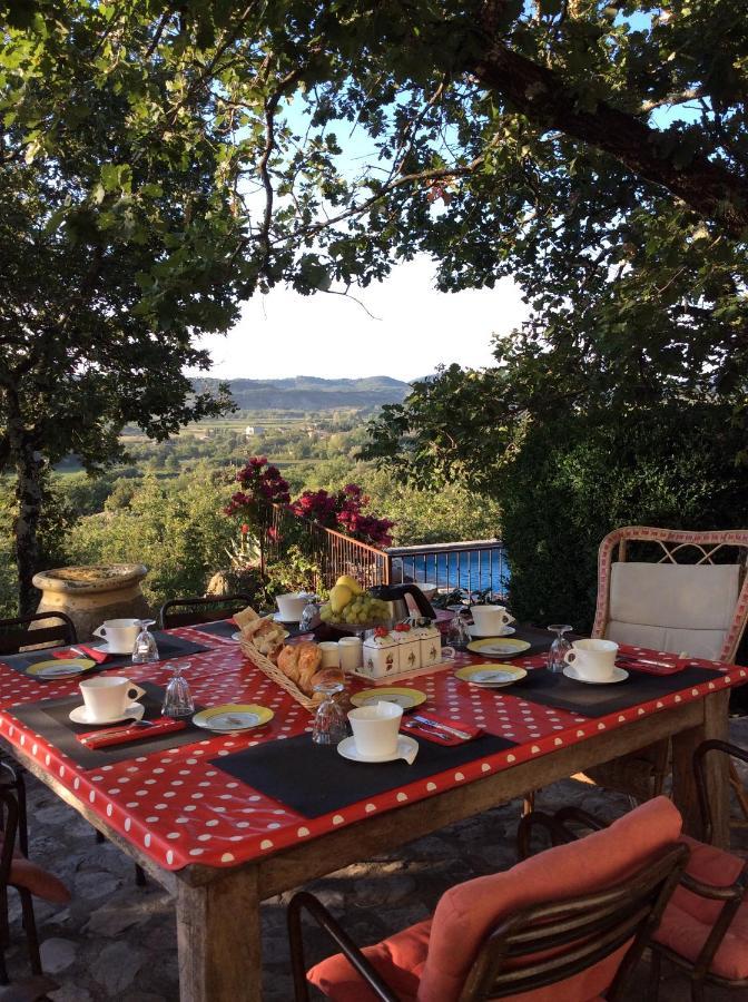 Le Petit Mas Bed & Breakfast โวกุเว ภายนอก รูปภาพ