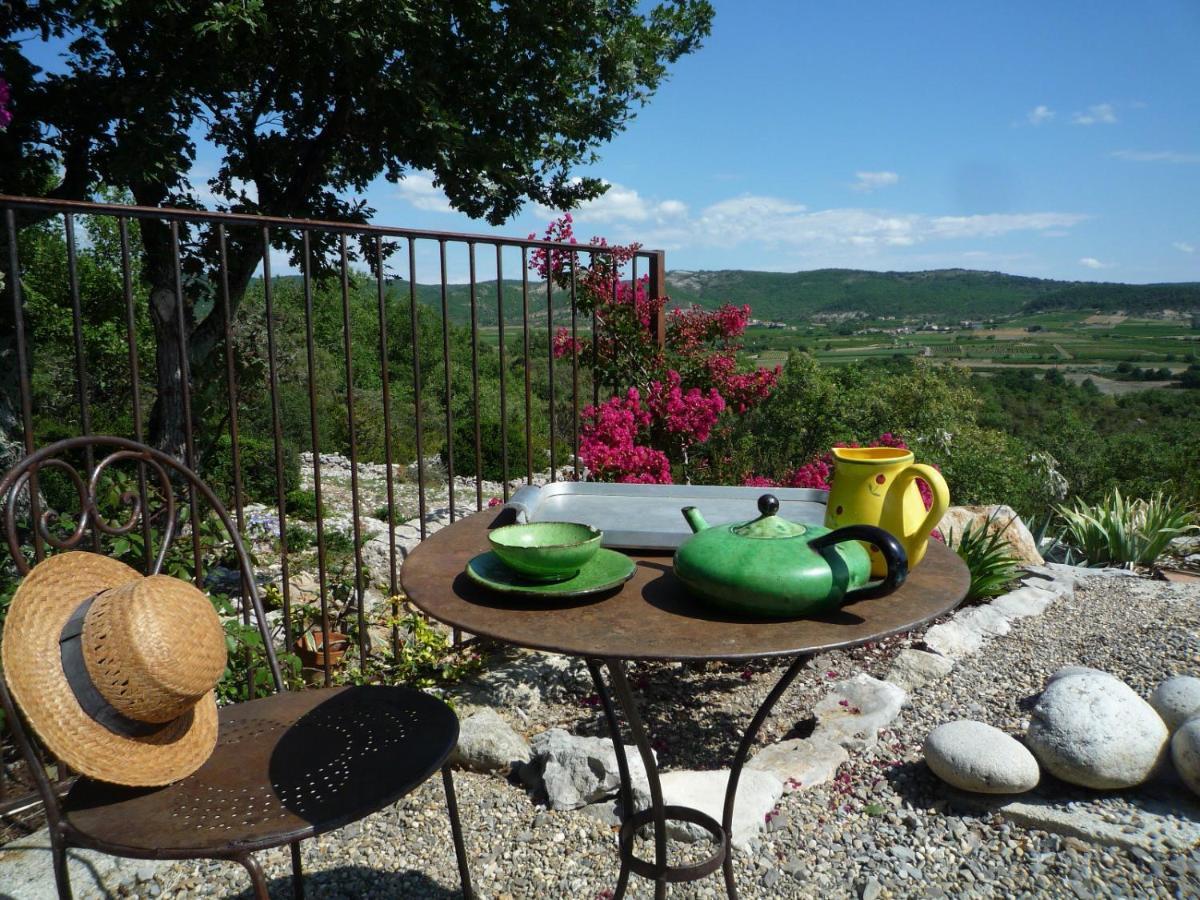 Le Petit Mas Bed & Breakfast โวกุเว ภายนอก รูปภาพ