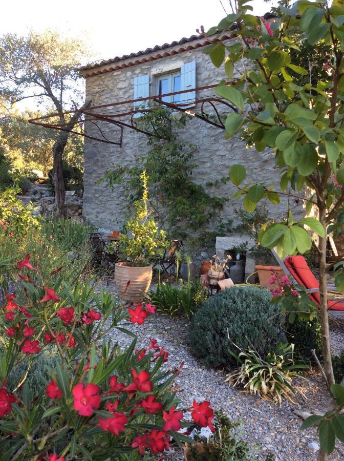 Le Petit Mas Bed & Breakfast โวกุเว ภายนอก รูปภาพ