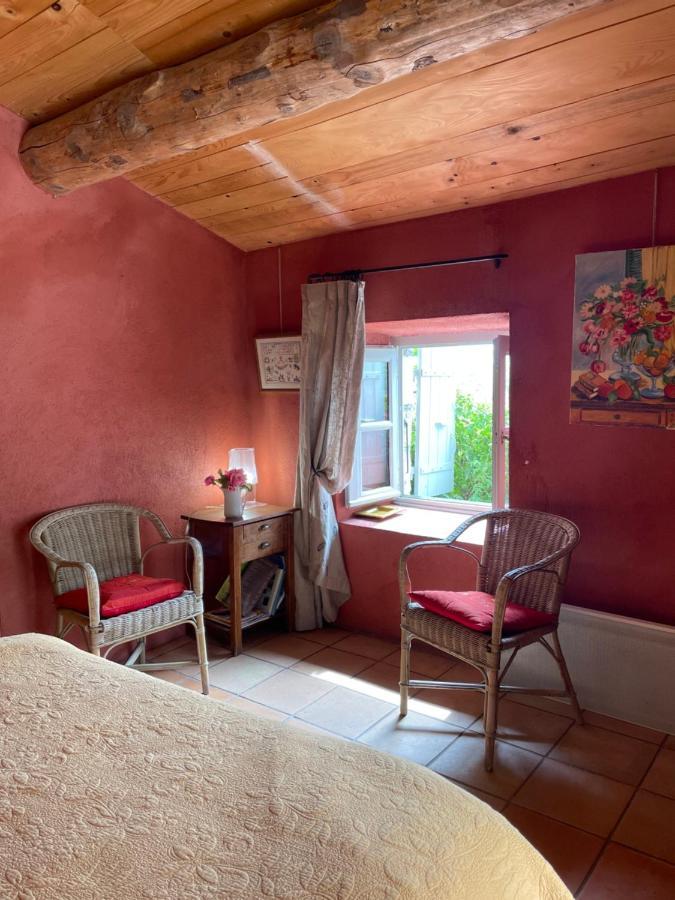 Le Petit Mas Bed & Breakfast โวกุเว ภายนอก รูปภาพ