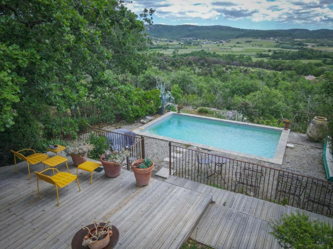 Le Petit Mas Bed & Breakfast โวกุเว ภายนอก รูปภาพ